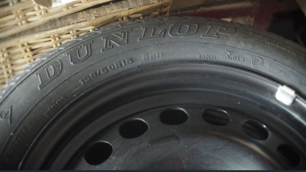 Anvelope vara Dunlop plus roata rezerva