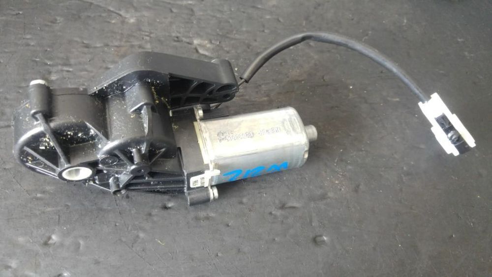 Motoras scaun stanga fata mercedes e-class w212 c-class c204 0390203369 82584369-4