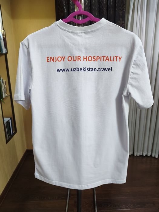 Стильная футболка «Uzbekistan Travel» новая