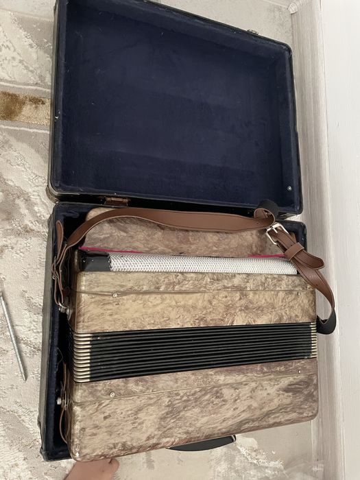 Баян сатылады жақсы күиде сақталған