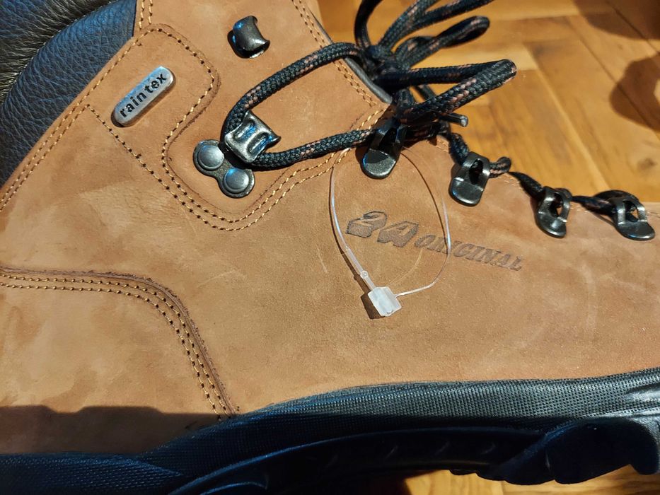 Туристически обувки 42