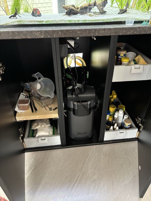 Doua acvarii 250l si respectiv 300l complet echipate