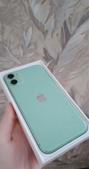 Продам айфон 11