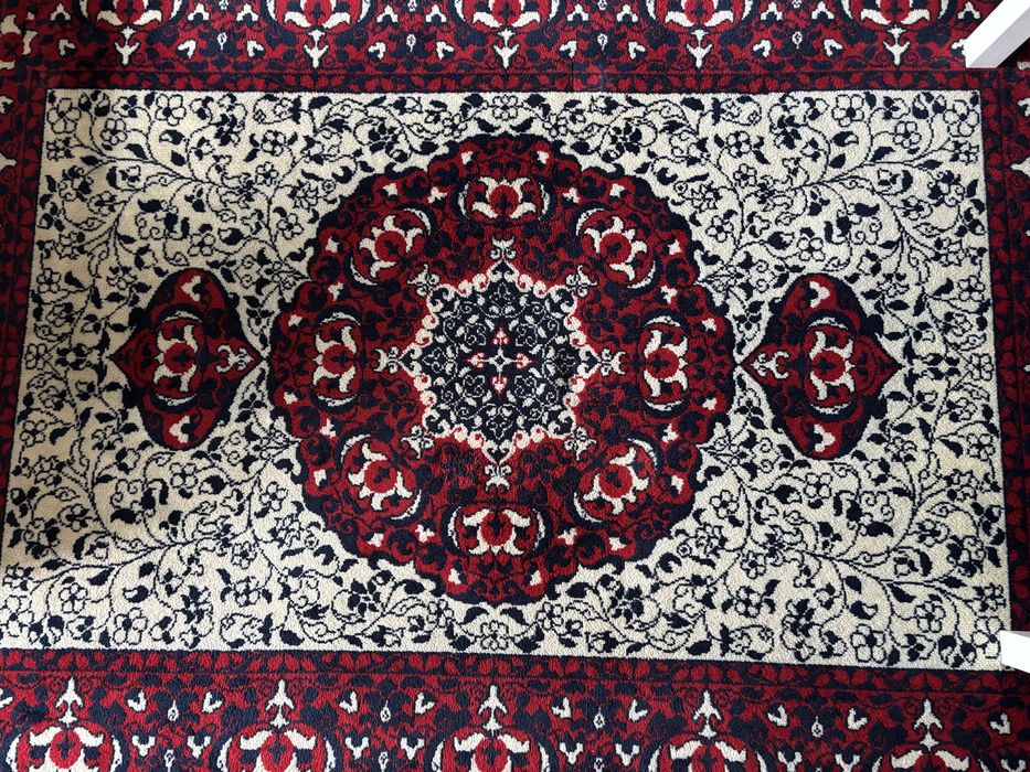 Продавам килим тип персийски - произведен в Сливен 201 х 294 см