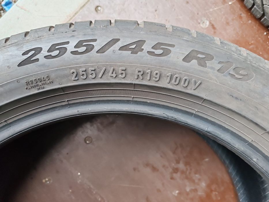 255 45 19. Pirelli. An 2023