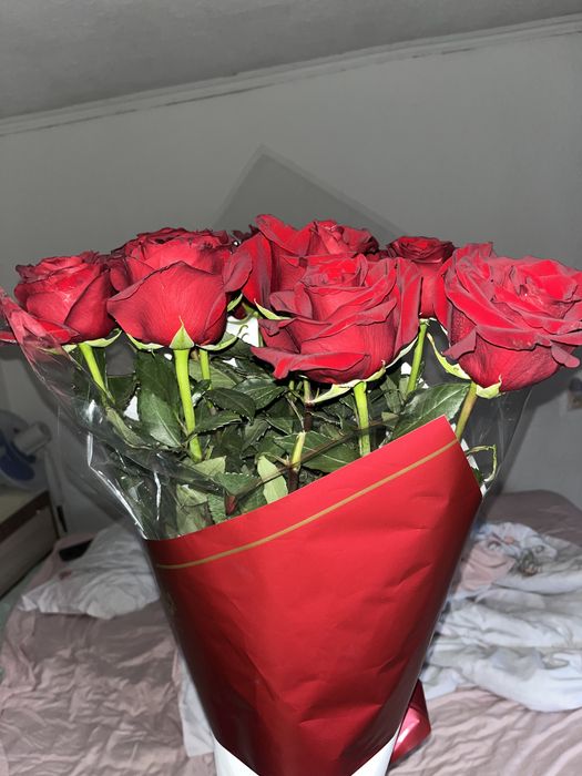 Продам букет из метровых 15 роз