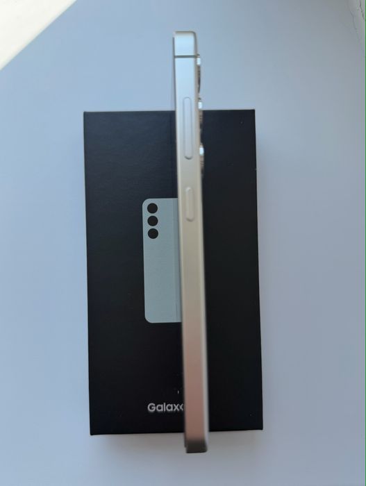Samsung s24 в отличном состоянии