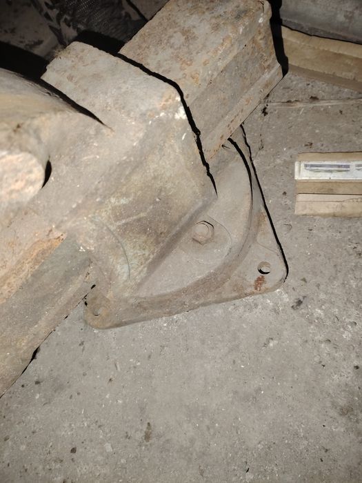 Тиски советские большие