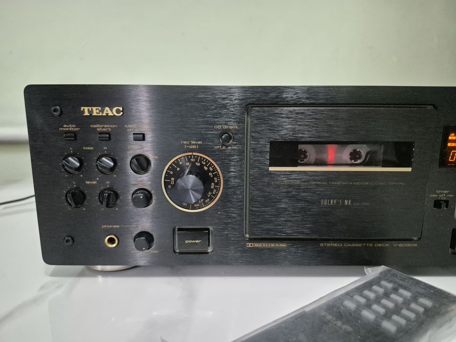 Кассетная дека TEAC
