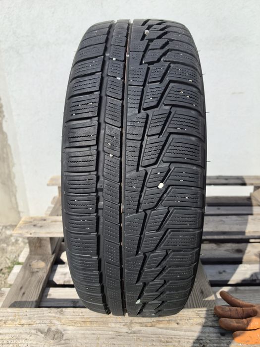 215/60/16 Нокиан ДОТ 2010 г - Само 1 брой гума