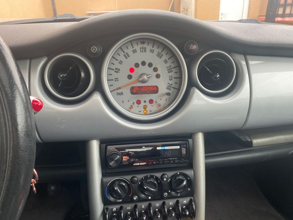 Mini Cooper 1.6  2002г