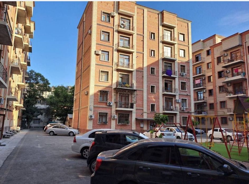 Продается 2-комнатная квартира в Яшнабадском районе.