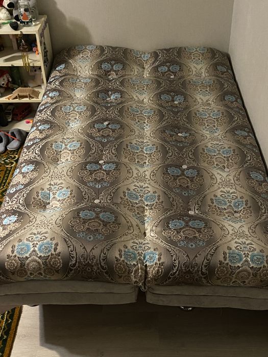 Диван-тахта в хорошем состоянии