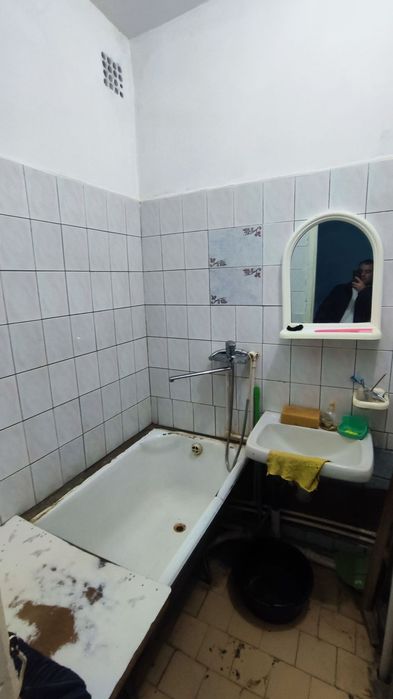 3 каватда жойлашган 2 хонали квартира тезда сотилади. Дом ветренний кв