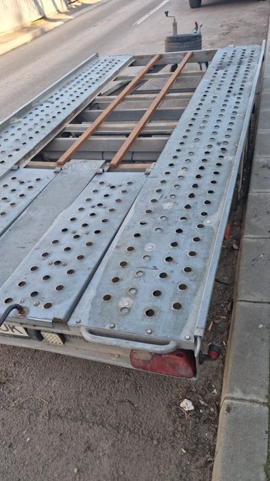 Închiriez platformă auto
