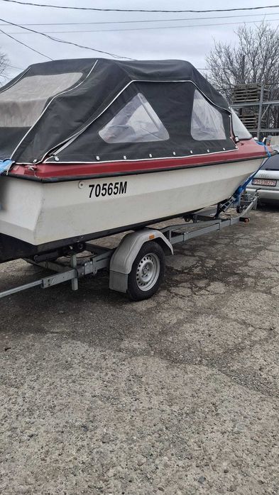barca cu motor si peridoc de vanzare