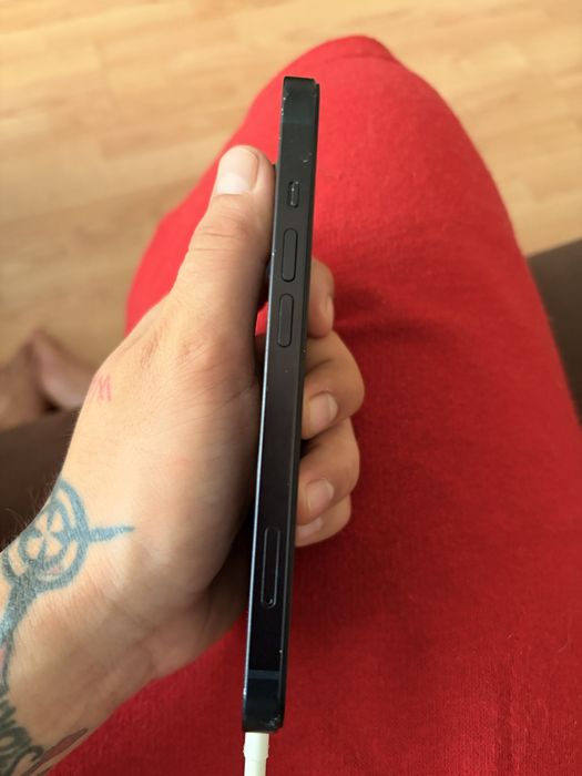 iphone 13 , 84 la baterie stare buna , display schimbat