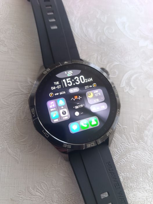 Смарт часы Huawei GT4
