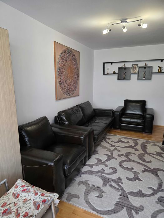 Vând set canapea piele naturală extensibilă și 2 fotolii