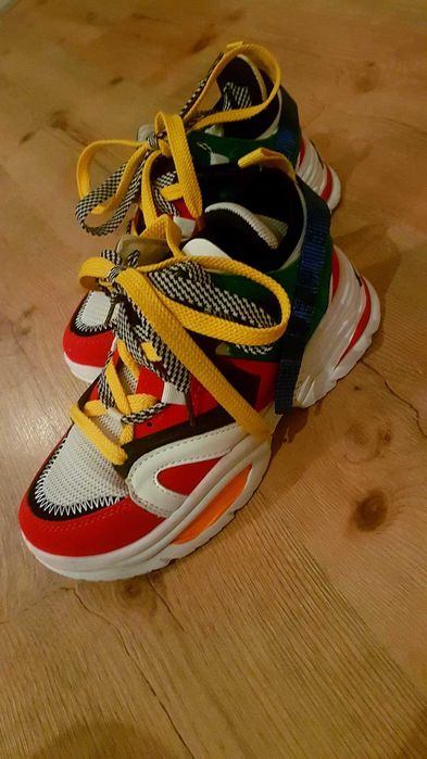 Сникърси/ маратонки