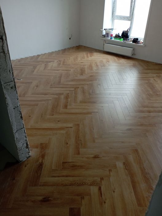 Выравнивание полов, стяжка пола.