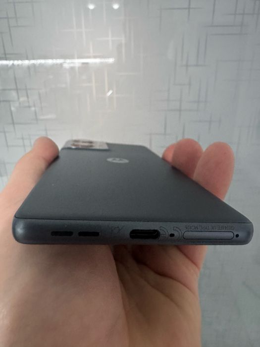 Motorola g85 5g / 256 GB / 8G RAM