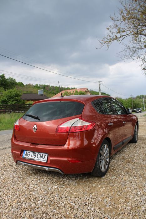 Vând Megane 3 hatchback