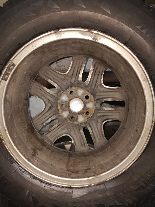 Продам от subaru 235/60 R16.