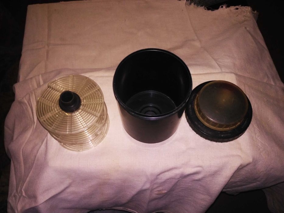 Проя́вочный бачо́к, фотобачо́к, кинобачо́к для проявки пленки ссср