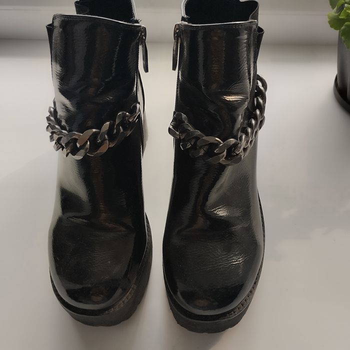 Ботинки женские продам