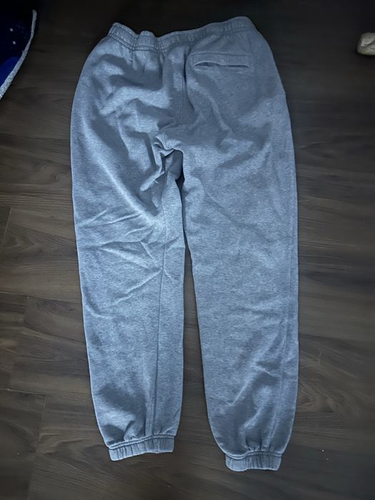 Pantaloni nike .