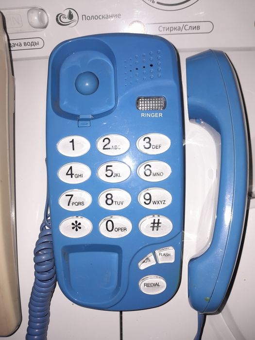 Телефоны по 1500 тенге.