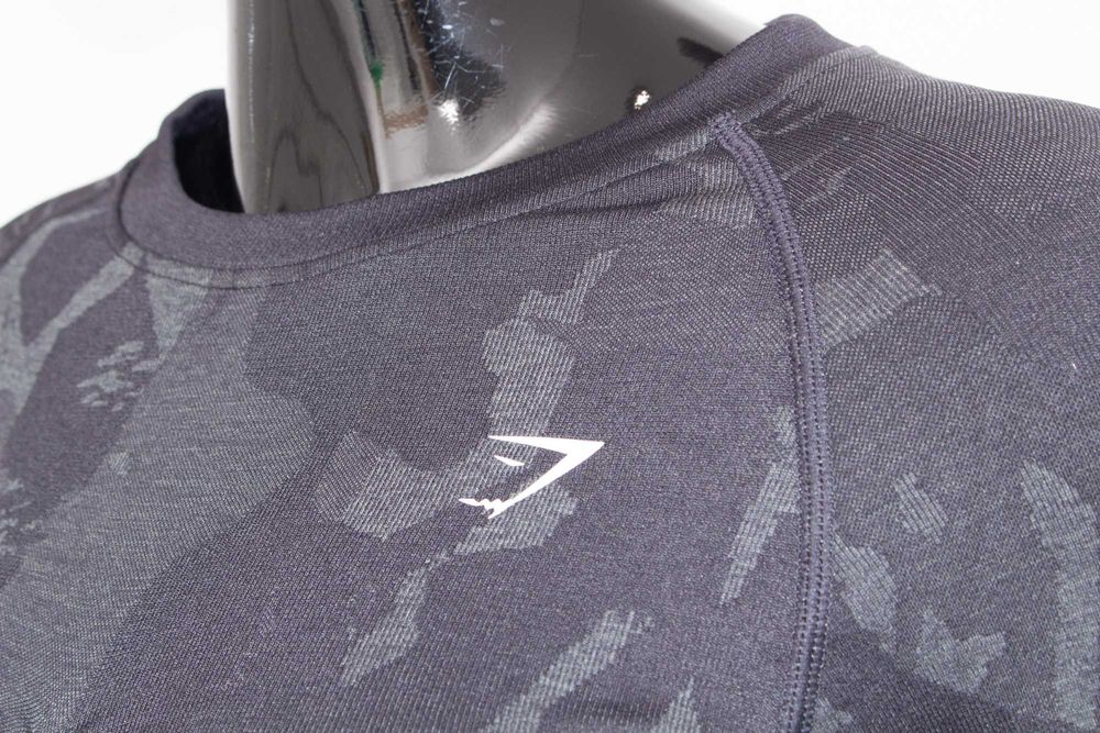 Gymshark дамски кроп топ с дълъг ръкав сив камофлаж XS