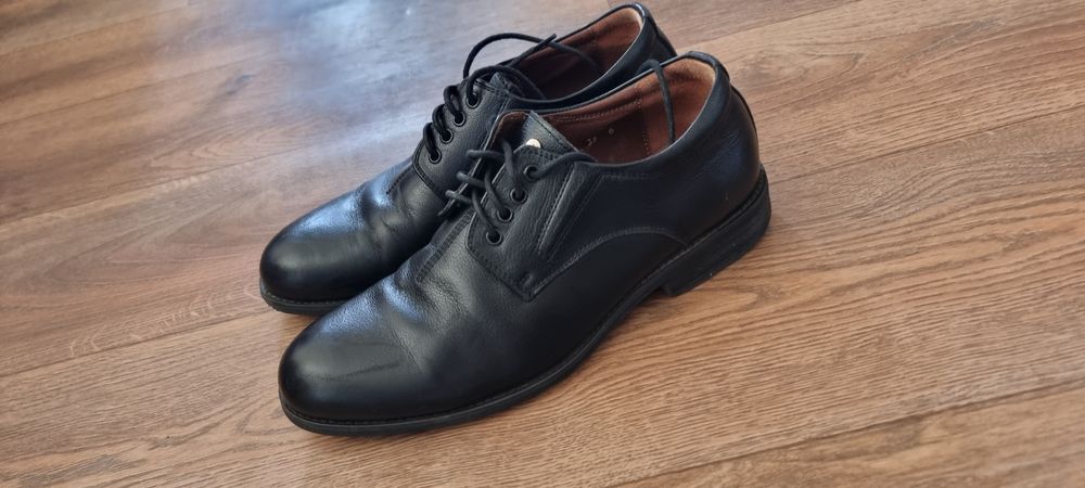 Школьный костюм и туфли