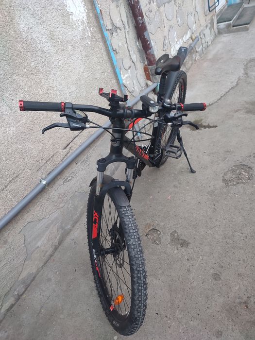 Vând asu schimb cu un telefon