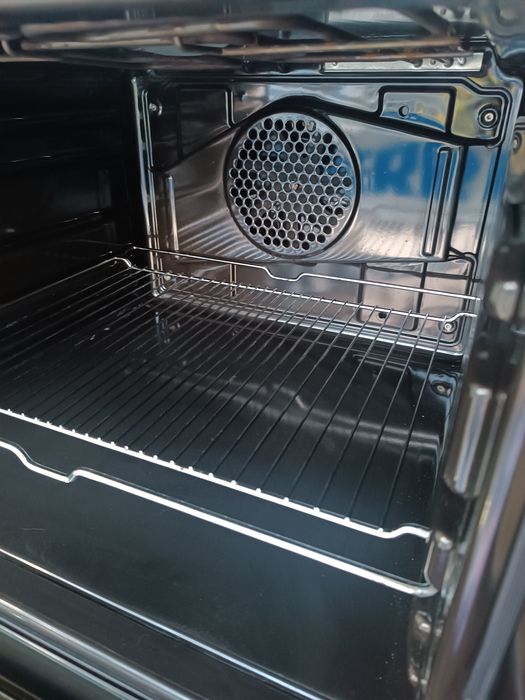 Фурна с керамичен плот Bosch inox