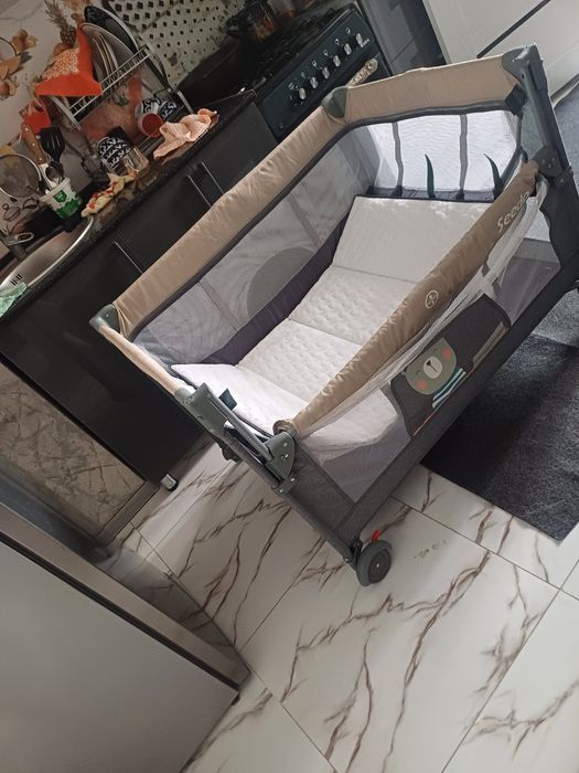 Продаётся фирменный манеж кровать люлька 4в1