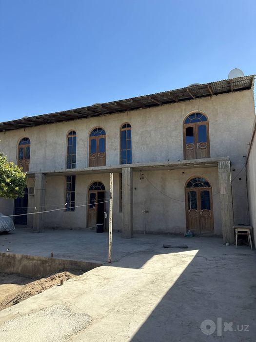 8 sotiqli g'ishtli xovli sotiladi