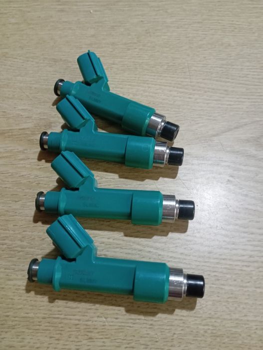 Срочно продам форсунки от Рав4