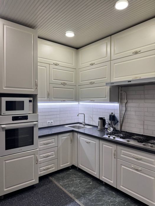 Продаётся квартира (Ориентир Рисовый Базар)