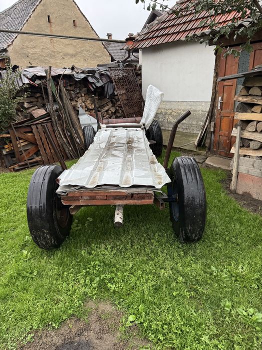 Căruț / platformă agricolă 4 roți pentru tractor