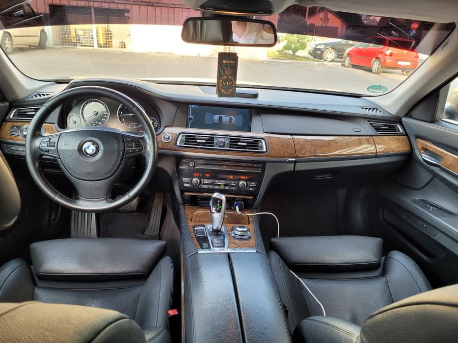 BMW 7 Series 2010 — imagine 5