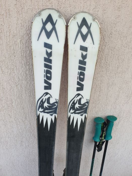 Schiuri Volkl cu bețe incluse