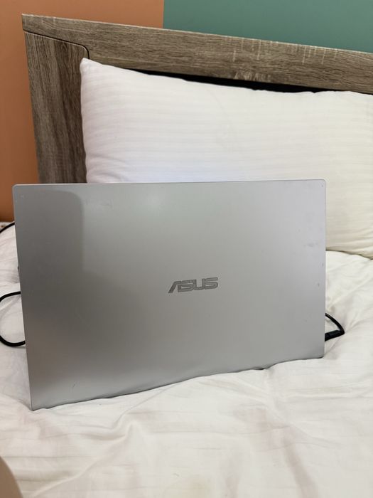 Ноутбук Асус продам срочно