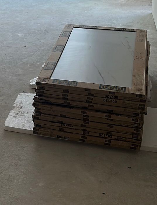 Vand gresie 60x120 cm , pret sub oferte: 50 lei/ mp.