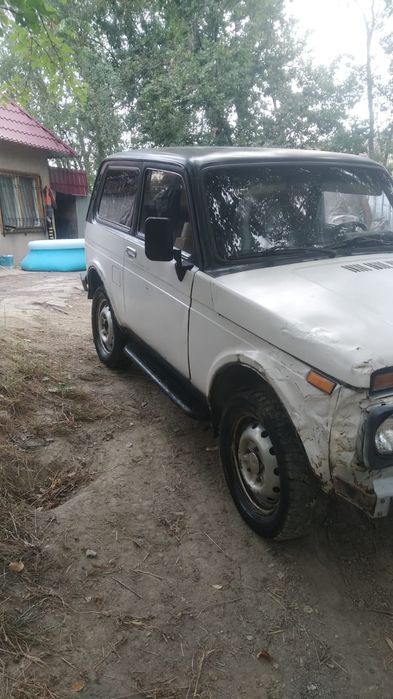 Автомобиль Нива 21213