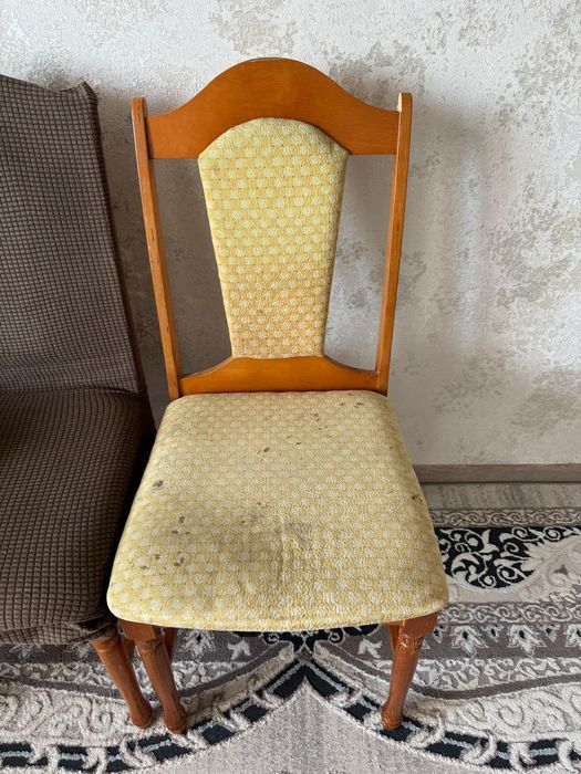 Продам 6 стульев