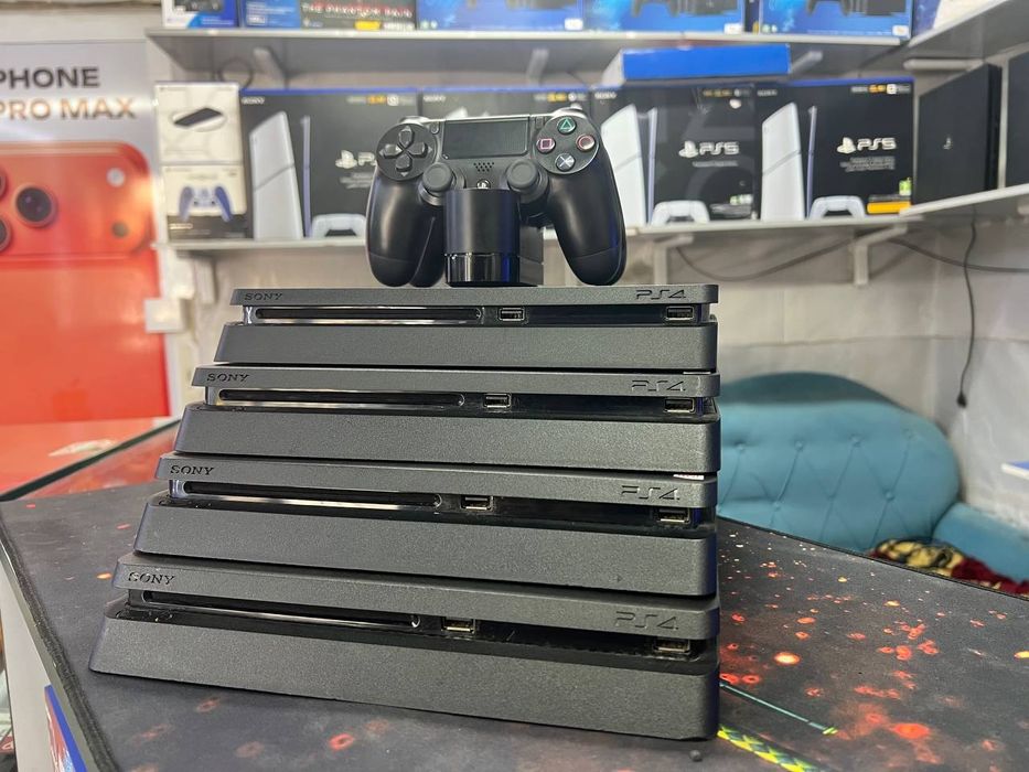Playstation 4 slim
