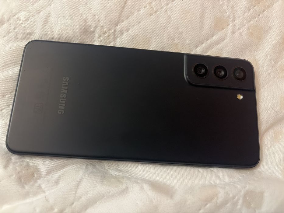 Продаю samsung S21