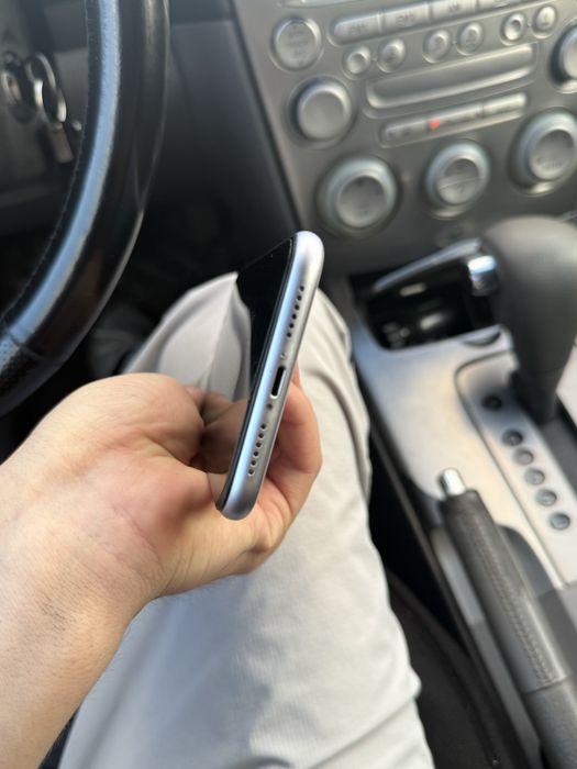 Продам iPhone 11 128гб